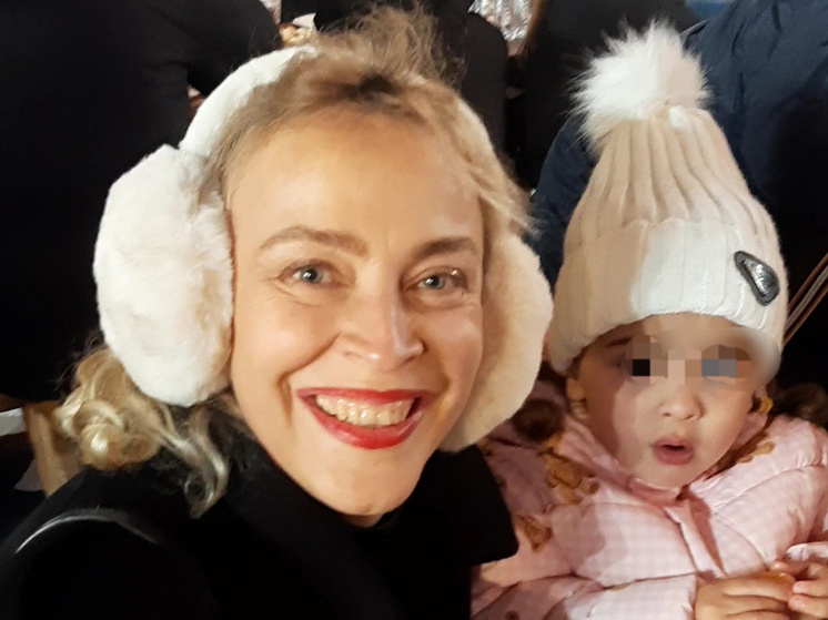     На фото мама актрисы Моряк с внучкой / Ульяна Калашникова