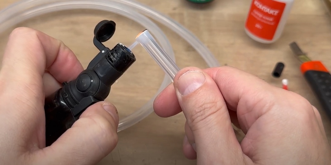 Склеил силиконовую трубку так, что не разорвать. Делюсь крепким способом