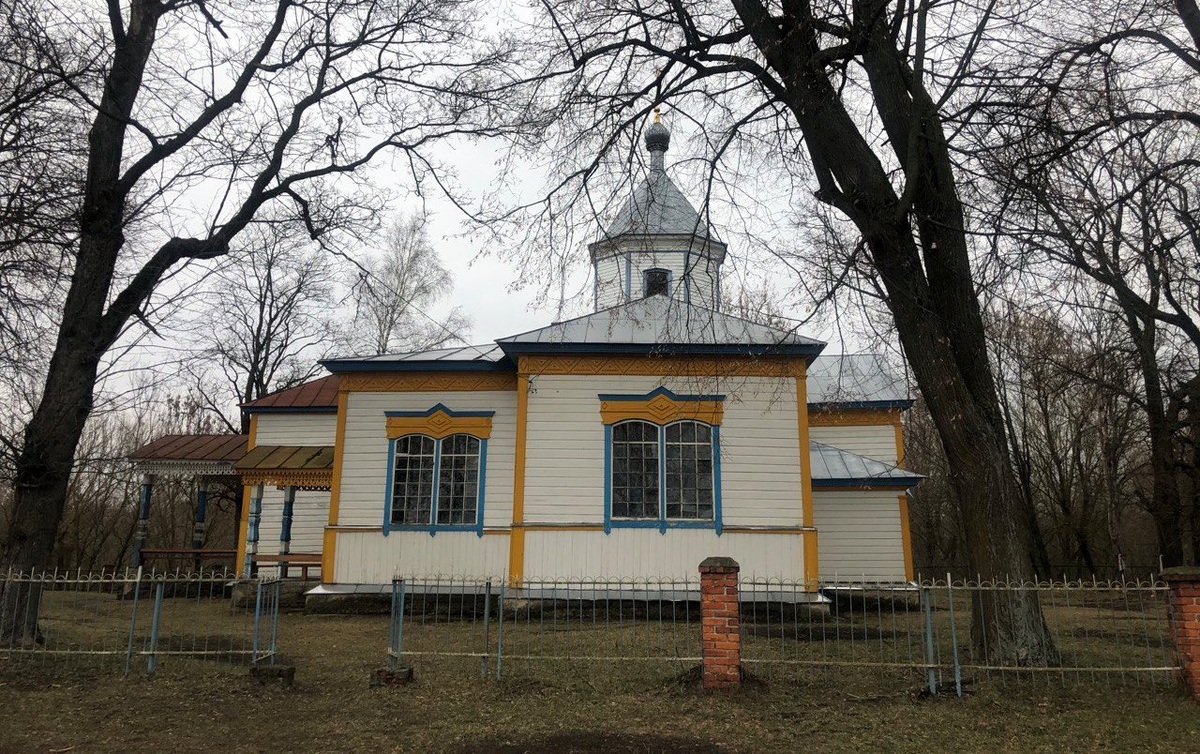 Церковь Николая Чудотворца в селе Чолхов Климовского района Брянской области.