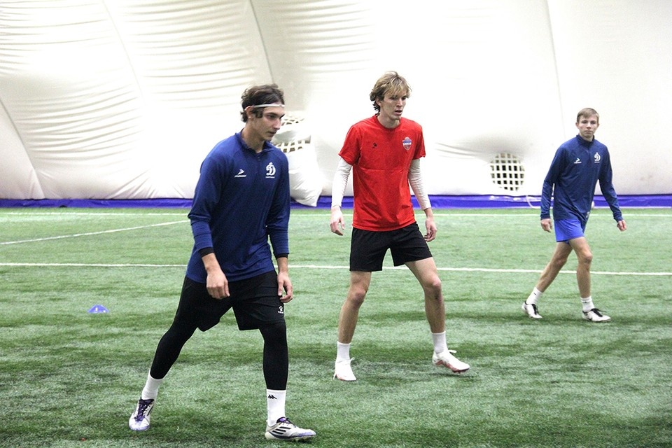    Первые тренировки после отпуска. Фото: пресс-службы ФК "Динамо-Барнаул"