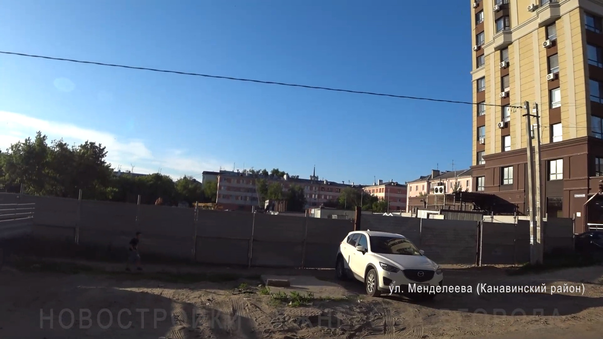 Вид на площадку под строительство ЖК "Менделеев" - июнь 2025 года 