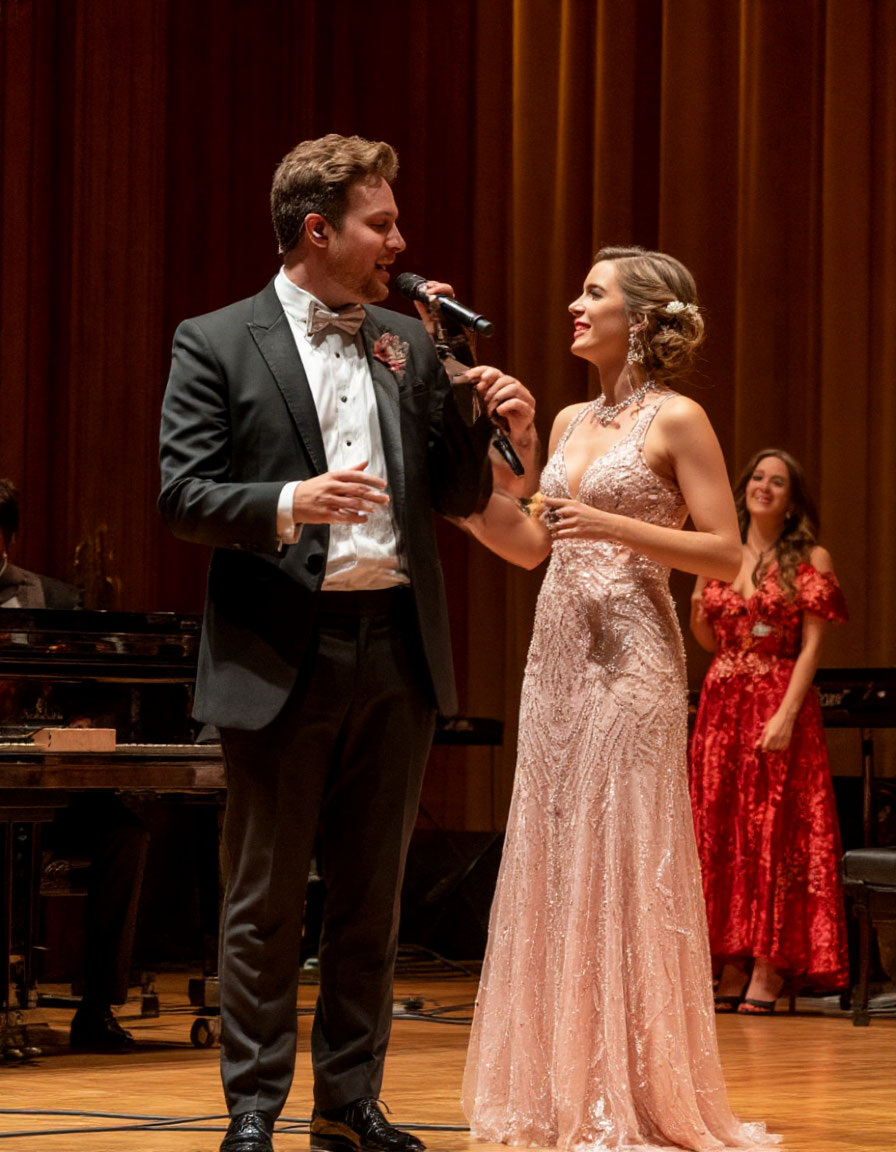 Оперный певец N