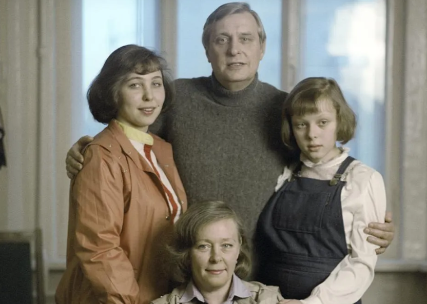 У Олега Басилашвили двое дочерей. Фото: Pinterest