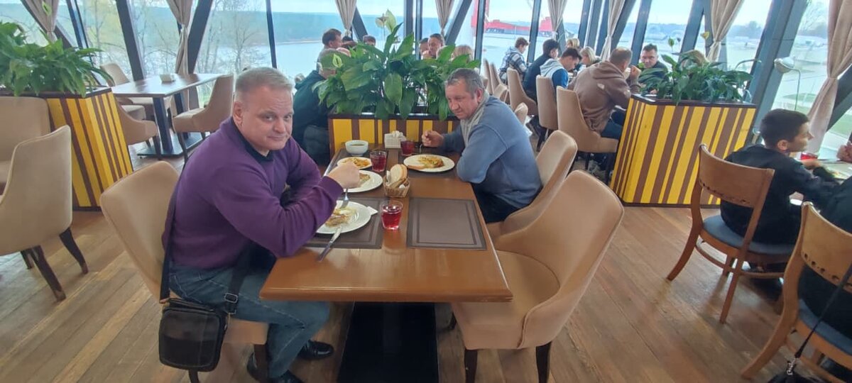 Два Валерия - наши гид и водитель.