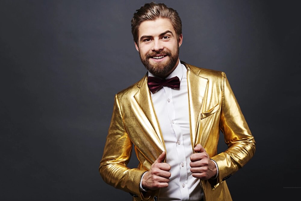    Монохромный блеск перегружает образ и делает его визуально плоским, будто собранным в спешке. Фото: istockphoto.com