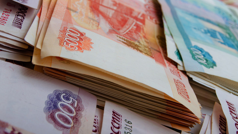 Получение 13-й зарплаты в 2025 году: условия, изменения и налог