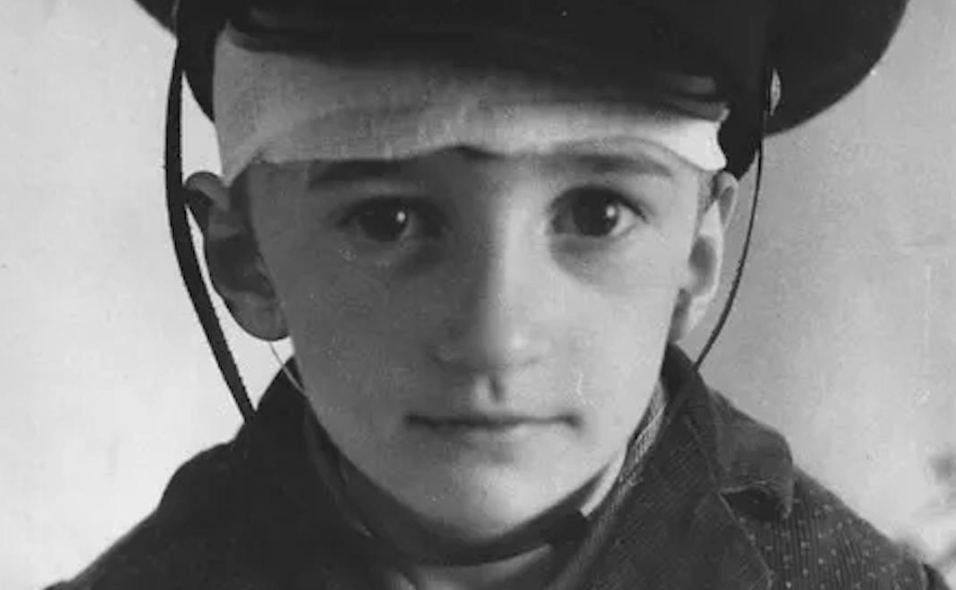 Александр Лыков в детстве. Фото: архив актёра