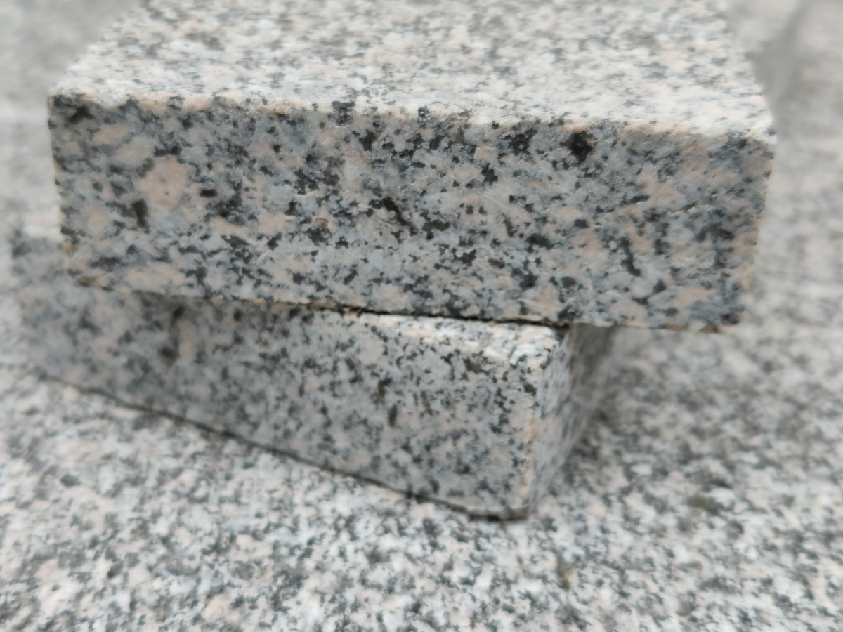 Полнопилёная брусчатка ПП 200х100х50 из мест. Каменногорское