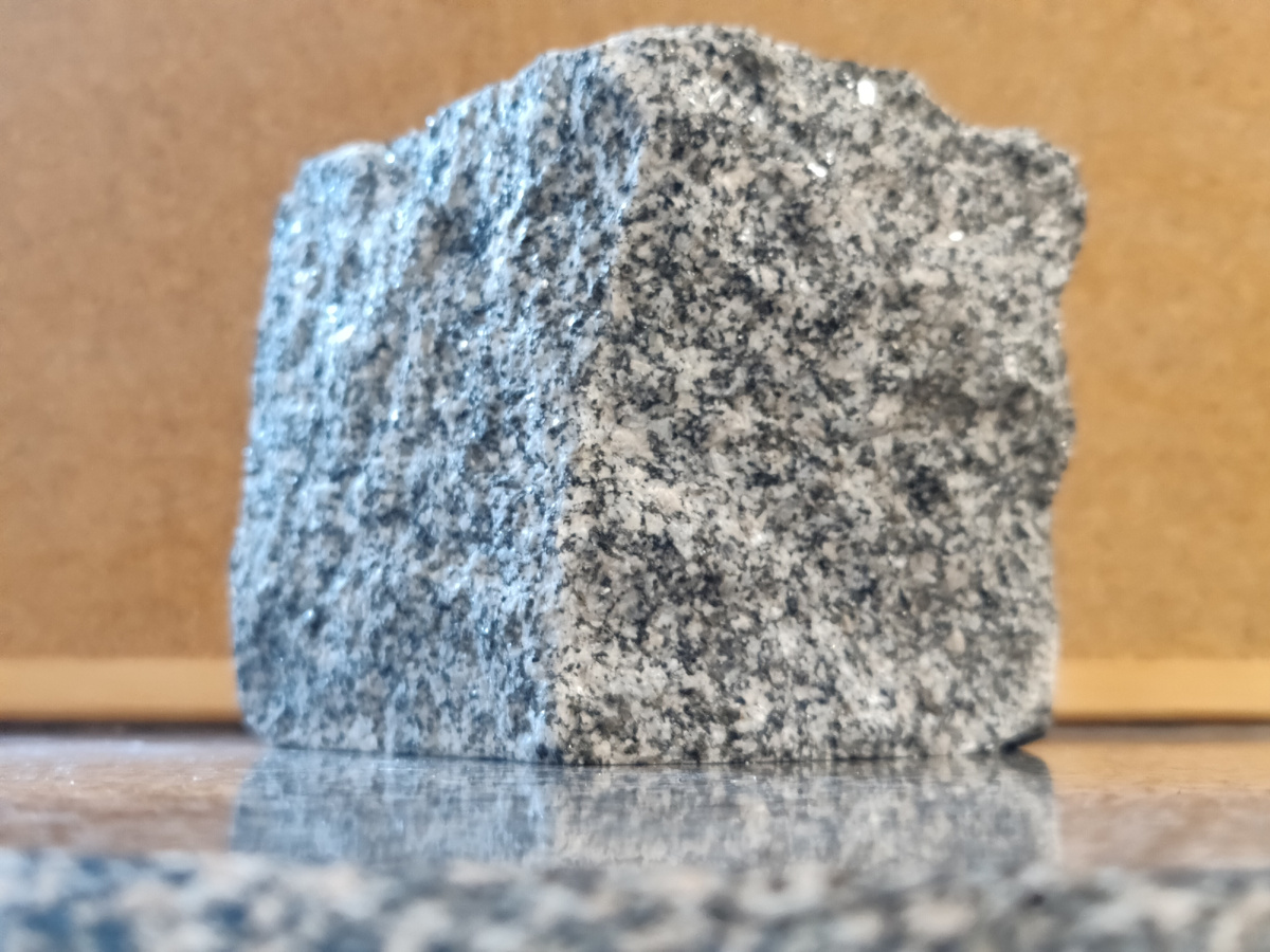 Колотая брусчатка КШК 100х100х100 из мест. Каменногорское