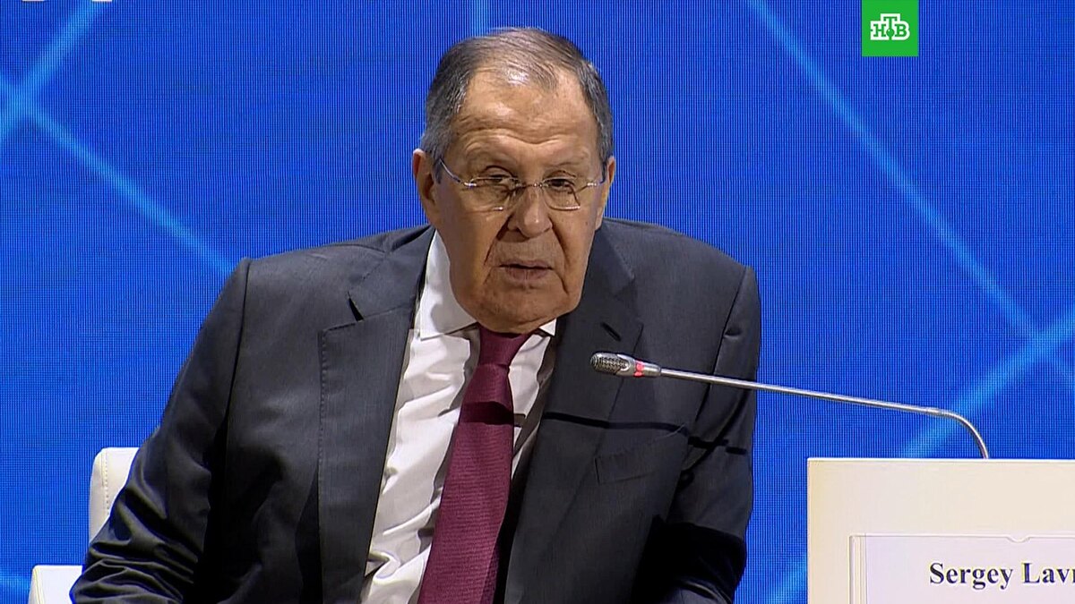    Лавров: РФ не допустит, чтобы на Украине люди жили по законам хунты Зеленского