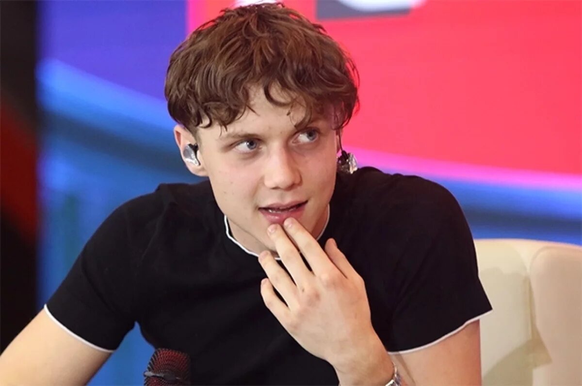    Российский певец Ваня Дмитриенко стал «Прорывом года».