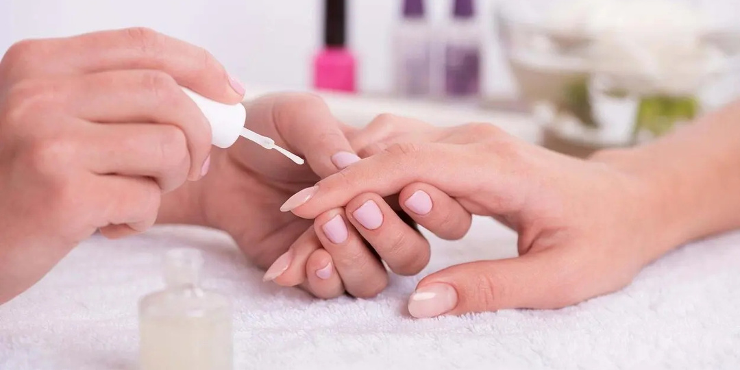 Модный маникюр зимы 2025/2026 — что носить на ногтях этой зимой