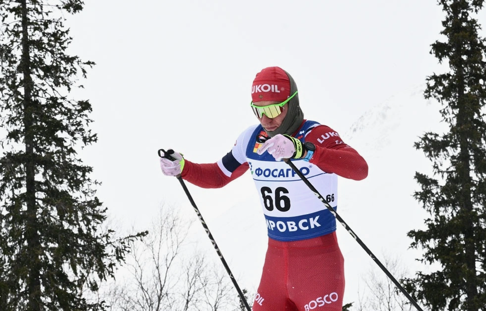 Александр Большунов в ближайшее время не сможет соревноваться. Фото: соцсети