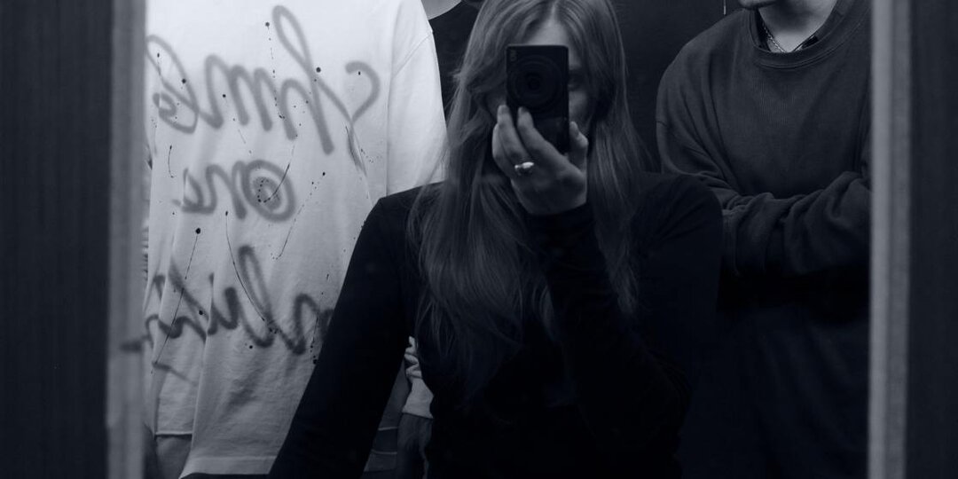 Последнее в этом году обновление нашего флагманского плейлиста с лучшей отечественной музыкой, которую мы успели оценить за последний месяц.