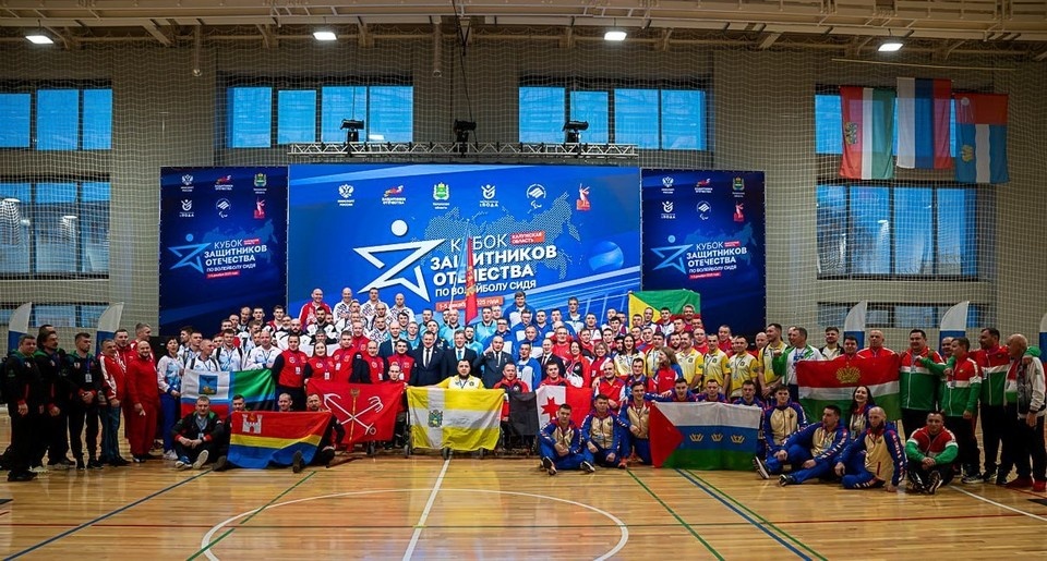    Во Дворце спорта Калуги стартовали соревнования по волейболу сидя среди участников СВО.