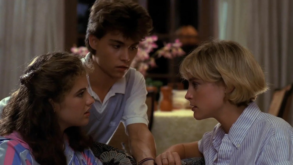 «Кошмар на улице Вязов» (англ. A Nightmare on Elm Street) — американский фильм ужасов 1984 года, первый фильм одноимённой франшизы. Режиссёр: Уэс Крэйвен. 