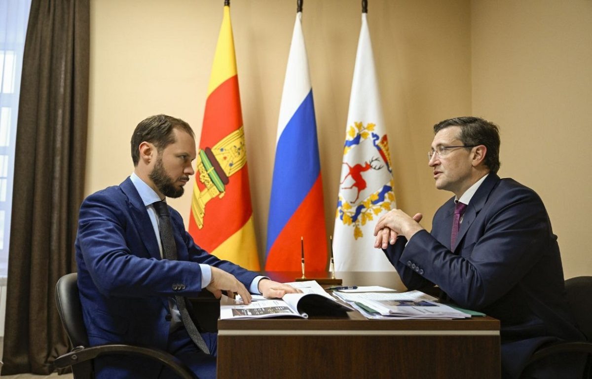    Глеб Никитин и временно исполняющий обязанности губернатора Тверской области Виталий Королёв