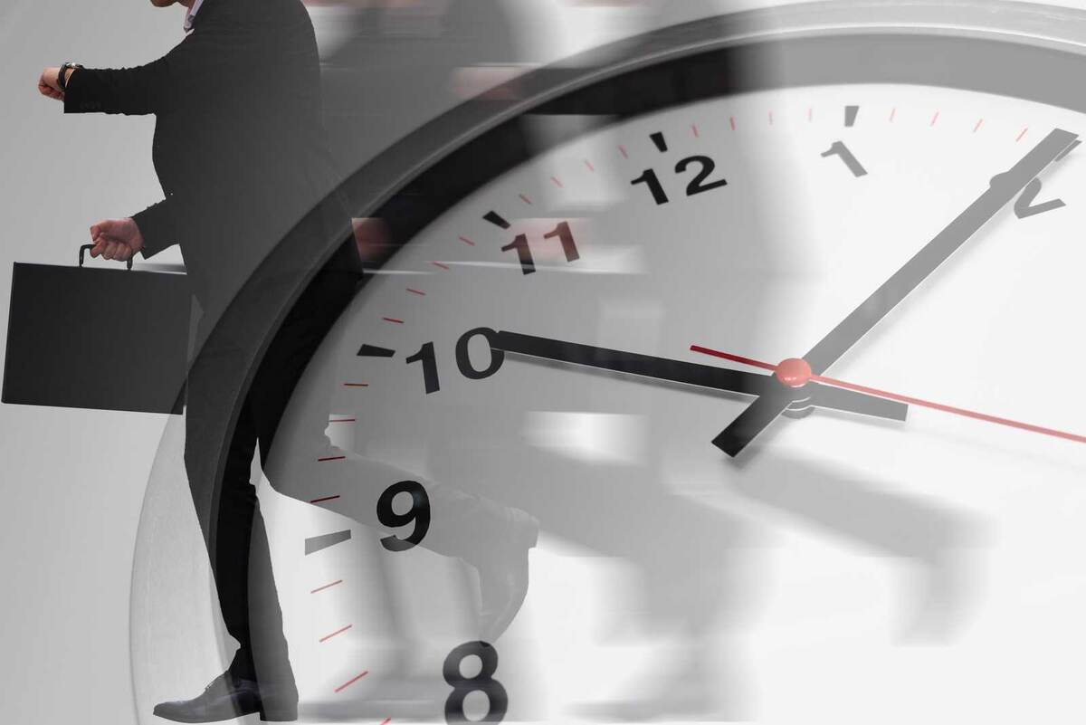 Ни один заемщик не откажется от возможности поскорее разобраться с обязательствами по кредиту и уменьшить переплату. Но чтобы получить максимум эффективности - надо разбираться в нюансах досрочного погашения.