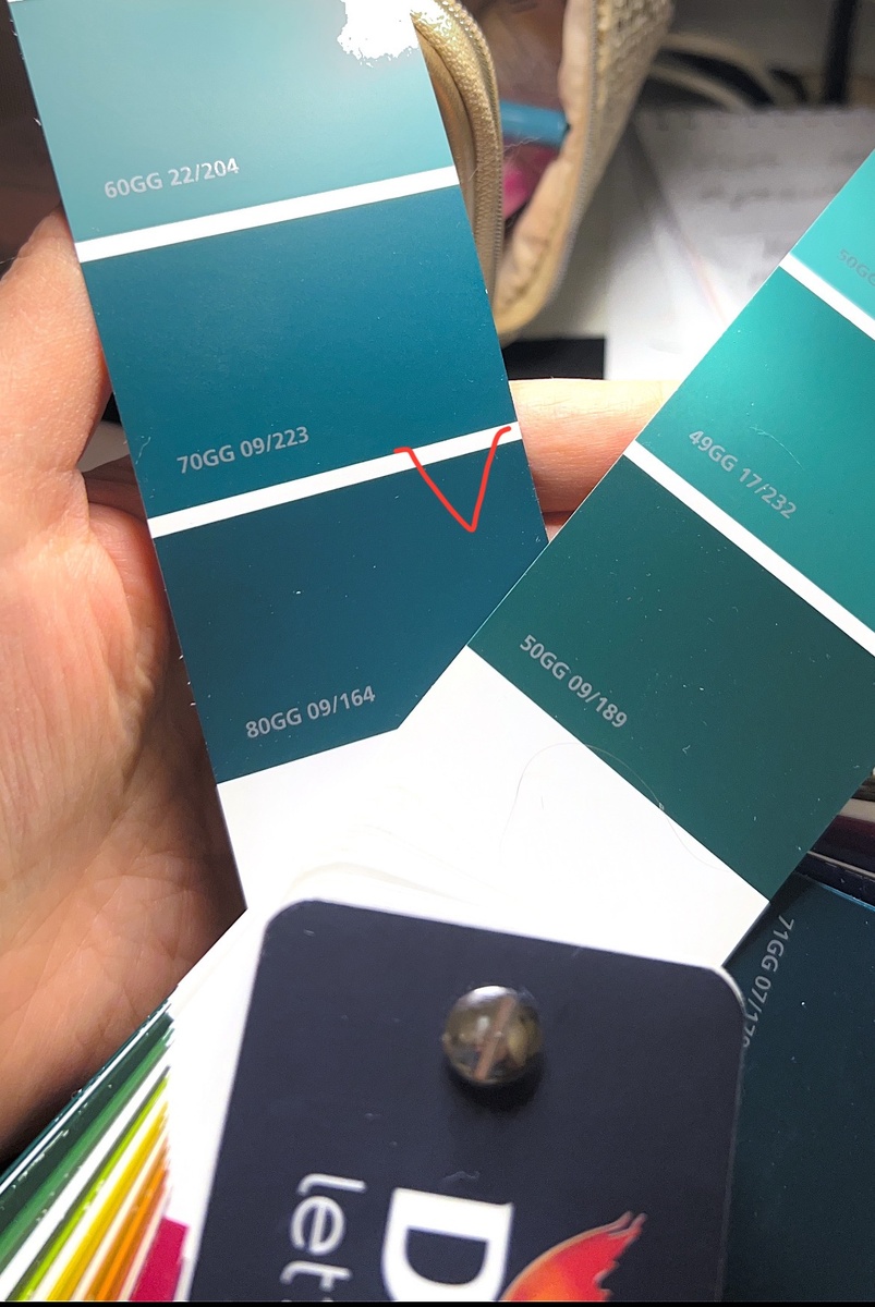 Оттенки этого загадочного цвета в палитре Dulux/Luxium