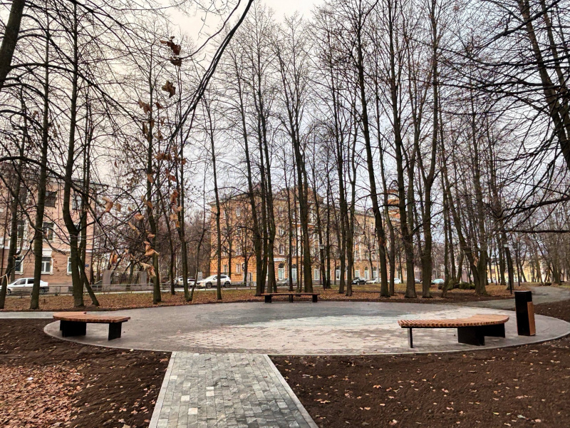    Подход к скульптуре «Мелодия» окультурили в Петрозаводскеадминистрация Петрозаводска