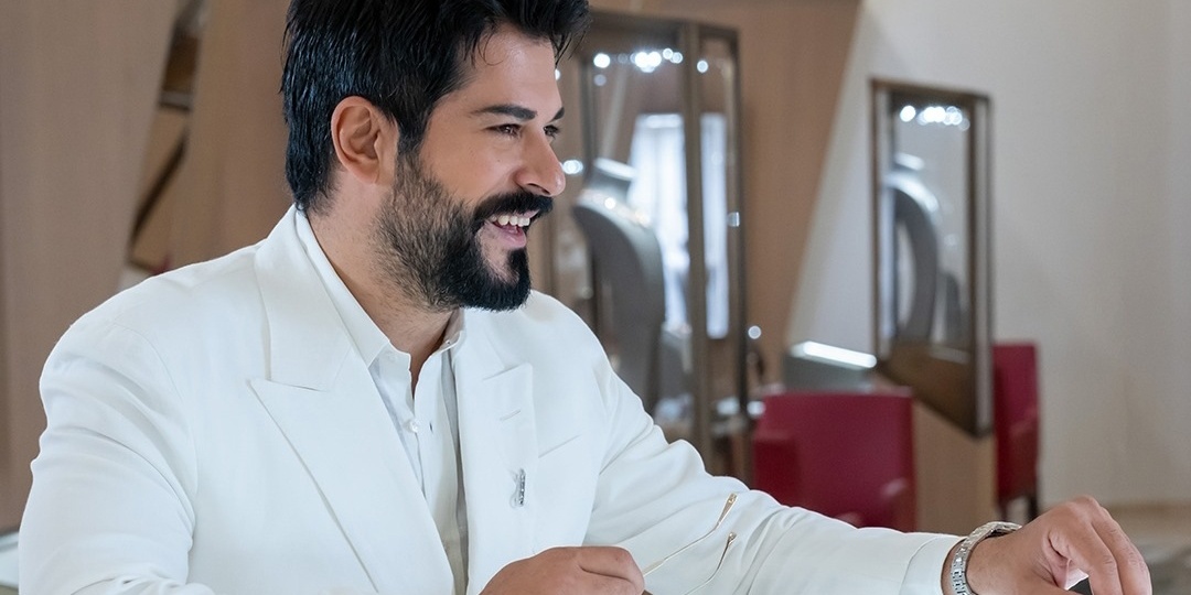 Бурак Озчивит провозглашён «королём»!