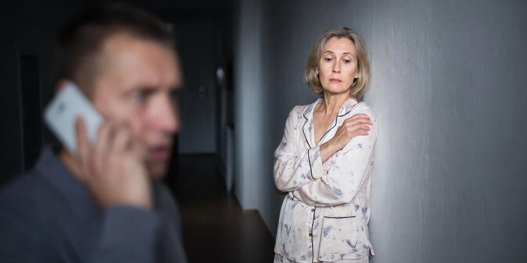 - Она для меня просто "баба с квартирой!" - Цинизм мужа, услышанный ночью, лишил меня дара речи...