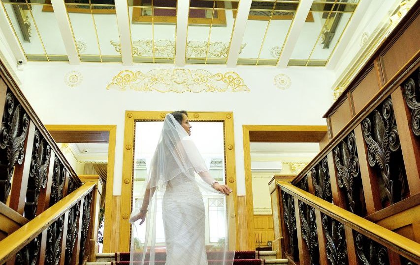 Свадебная фотосессия Ирины и Михаила во Двореце Бракосочетания №1 от фотографа Юрия (команда Svafo