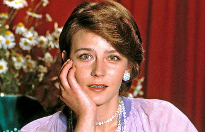 Жизнь обещала быть безоблачной.