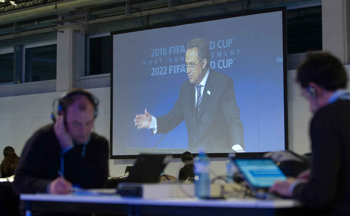     Выступление Мутко во время презентации заявки России на проведение ЧМ-2018 / РИА Новости