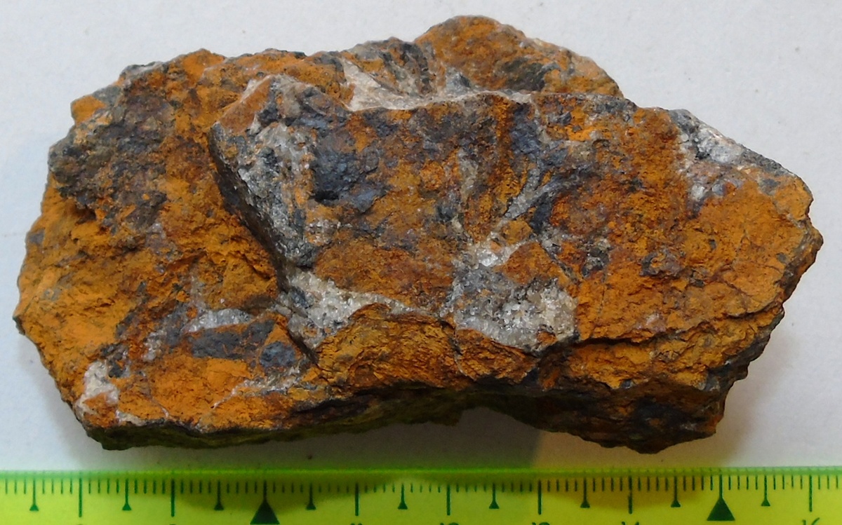 Метасоматит кварц-адуляр-гидрослюдистый