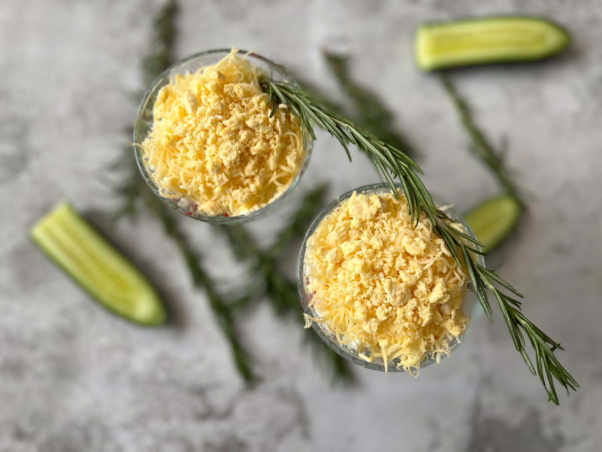 Салат с крабовыми палочками, фото: гастроблог Сладкий Персик