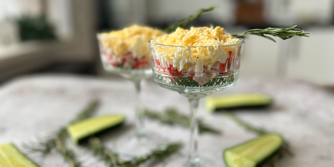 Крабовые палочки возвращаются: мой новый вариант крабового салата