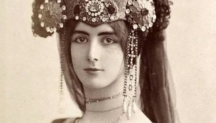 Танцовщица Клео де Мерод - "Царица красоты" конца 19-го века: ее боготворили фотографы, художники и скульпторы