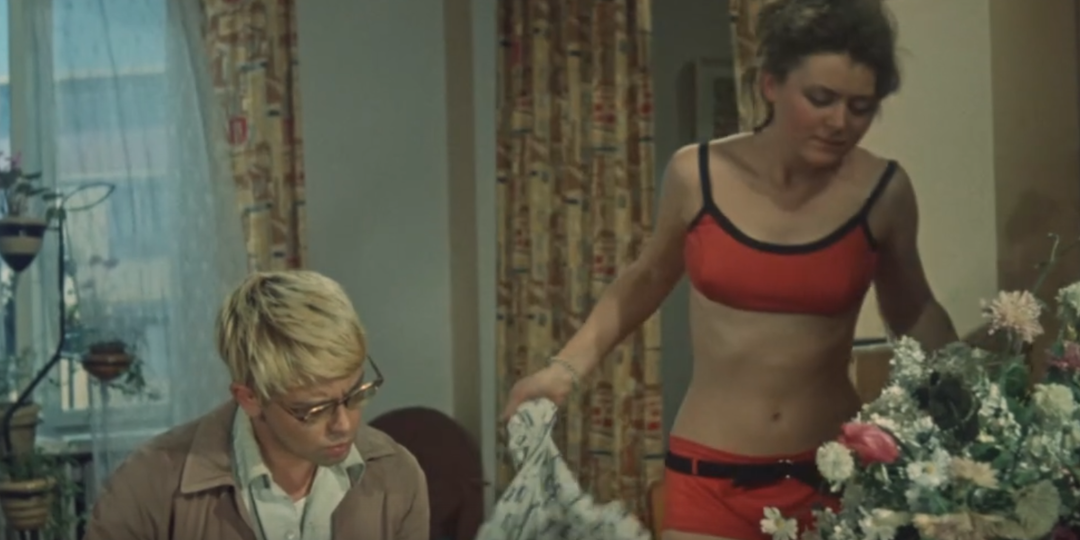 Секретная роль купальника в образе Лиды из комедии "Операция «Ы» и другие приключения Шурика". Разбираемся вместе