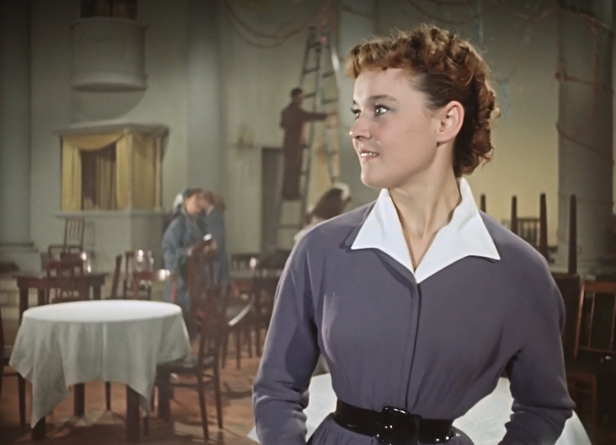 Кадр из кинофильма "Карнавальная ночь", 1956 г., режиссер Эльдар Рязанов, сценаристы Борис Ласкин, Владимир Поляков, композитор Анатолий Лепин (скриншот)