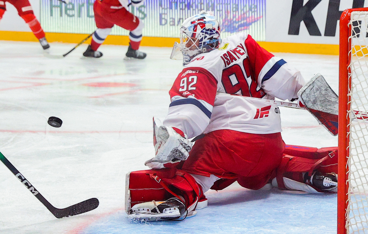    Вратарь "Локомотива" Даниил Исаев  Валерия Калугина/ТАСС
