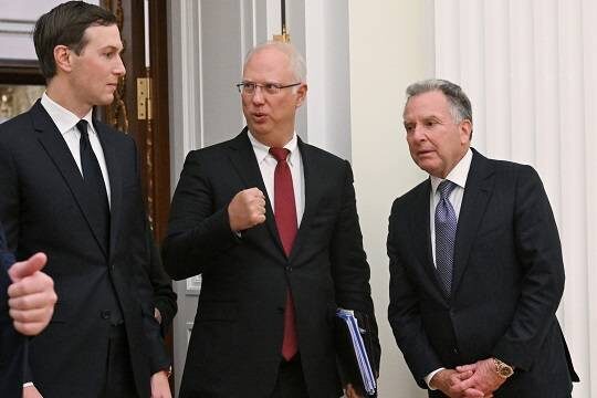    Дмитриев показал Уиткоффу и Кушнеру Москву в куртке с автографом Путина