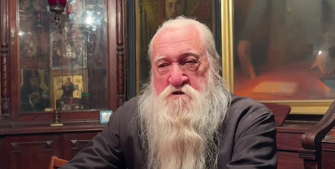 "под минометным обстрелом все начинают верить в Бога»