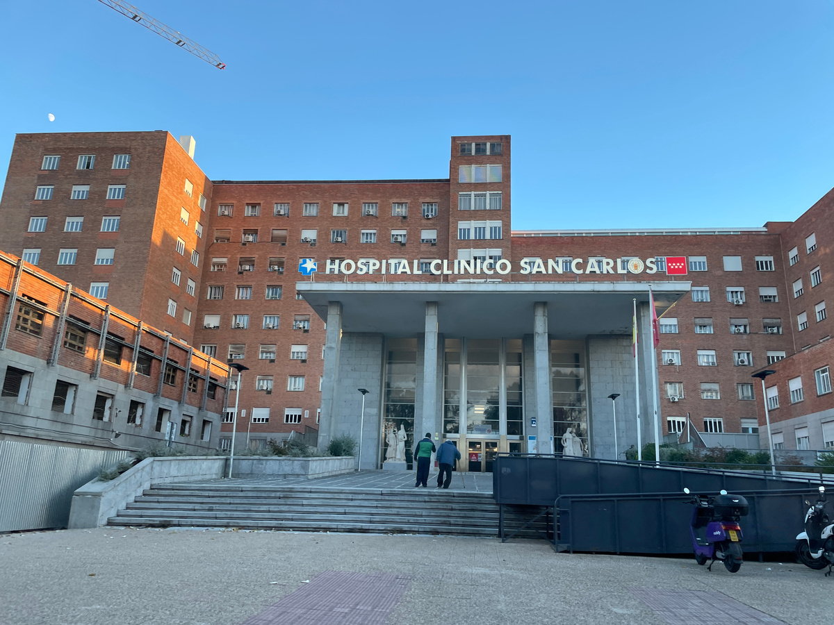 А это уже другой госпиталь, но тоже огромных размеров