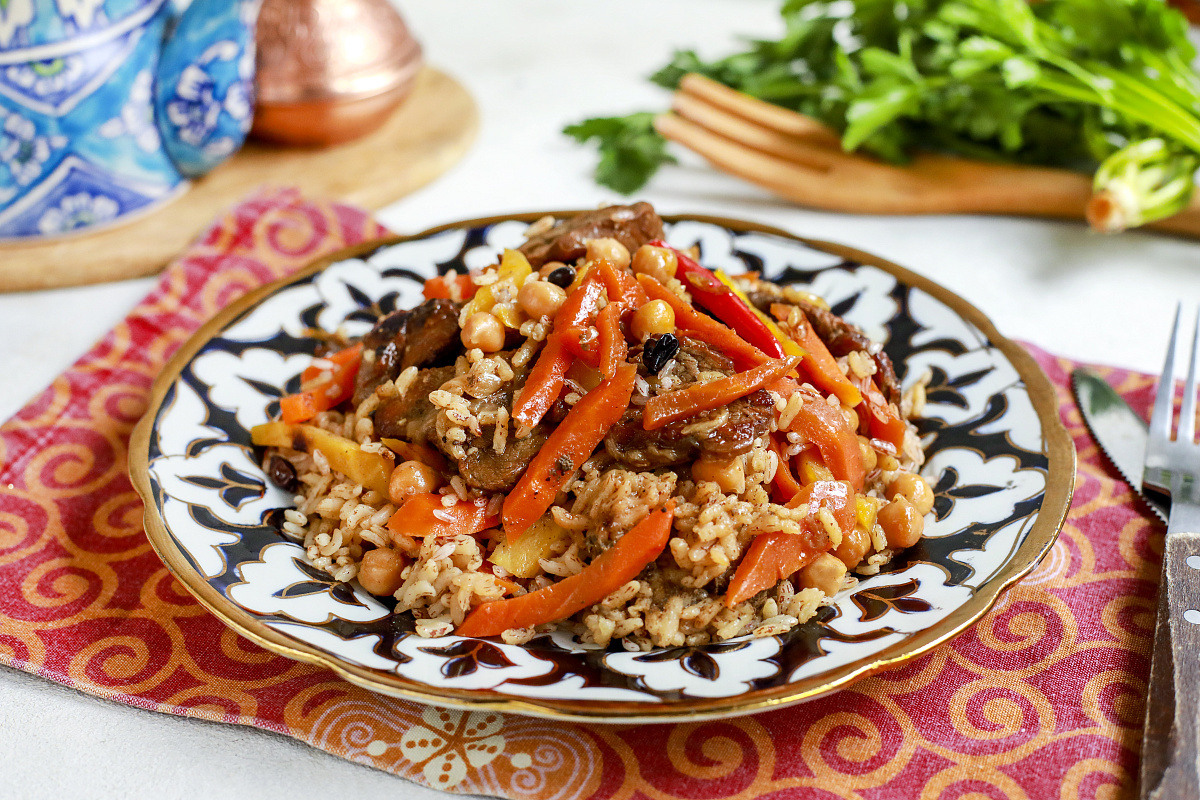 Плов по-Самаркандски с говядиной и нутом на хлопковом масле