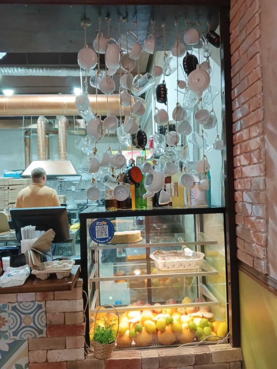 Вот такая занавеска возле кофейного уголка. Фото Галины Малышевой.