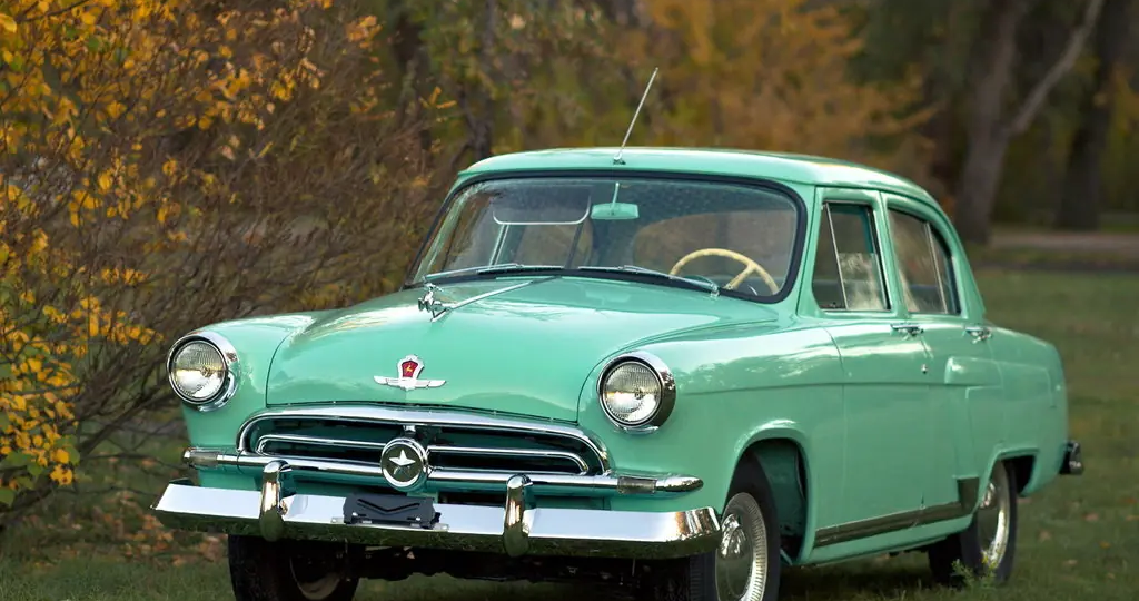 «Волга» ГАЗ-21: не просто машина, а символ эпохи. Какие технические решения сделали ее культовой?