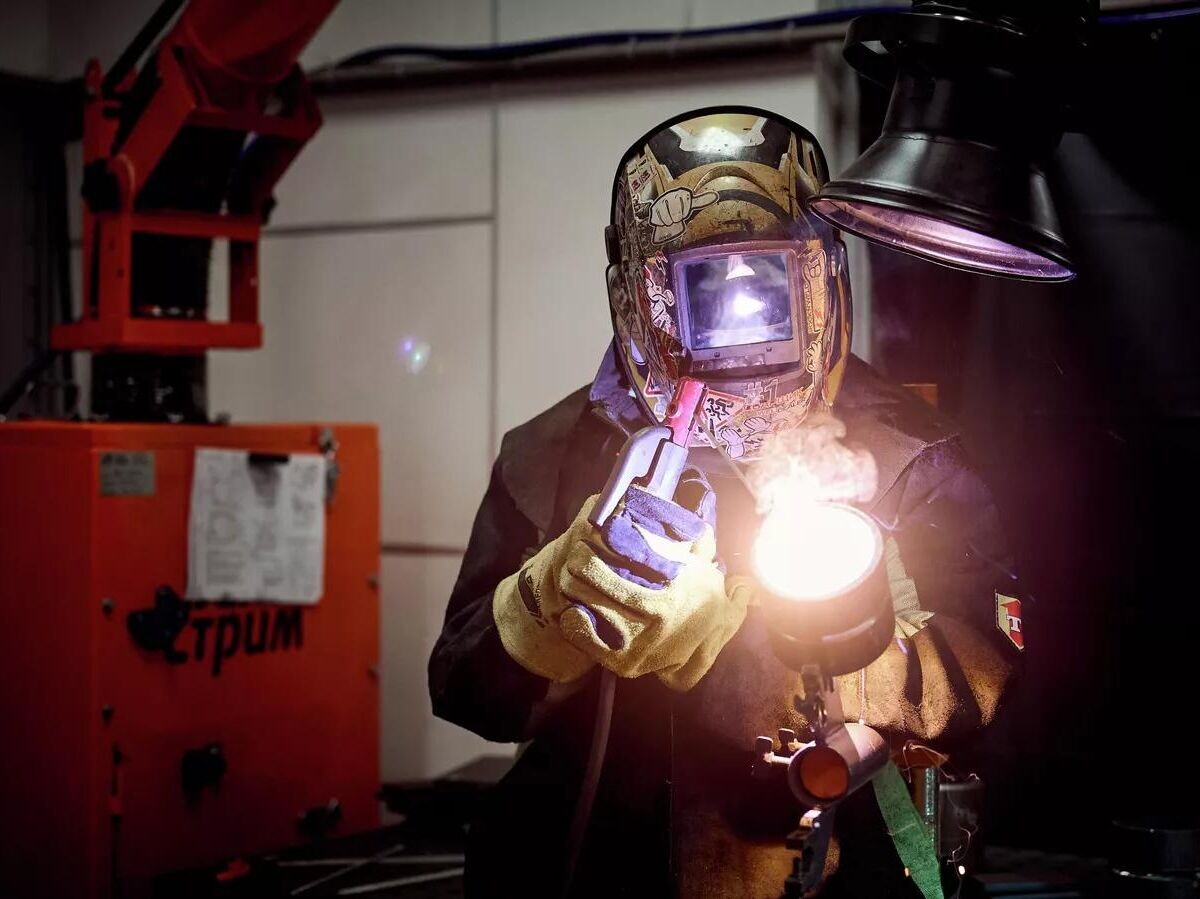    Сварщик на чемпионате "Профессионалы"© Фото : пресс-служба Института развития профессионального образования