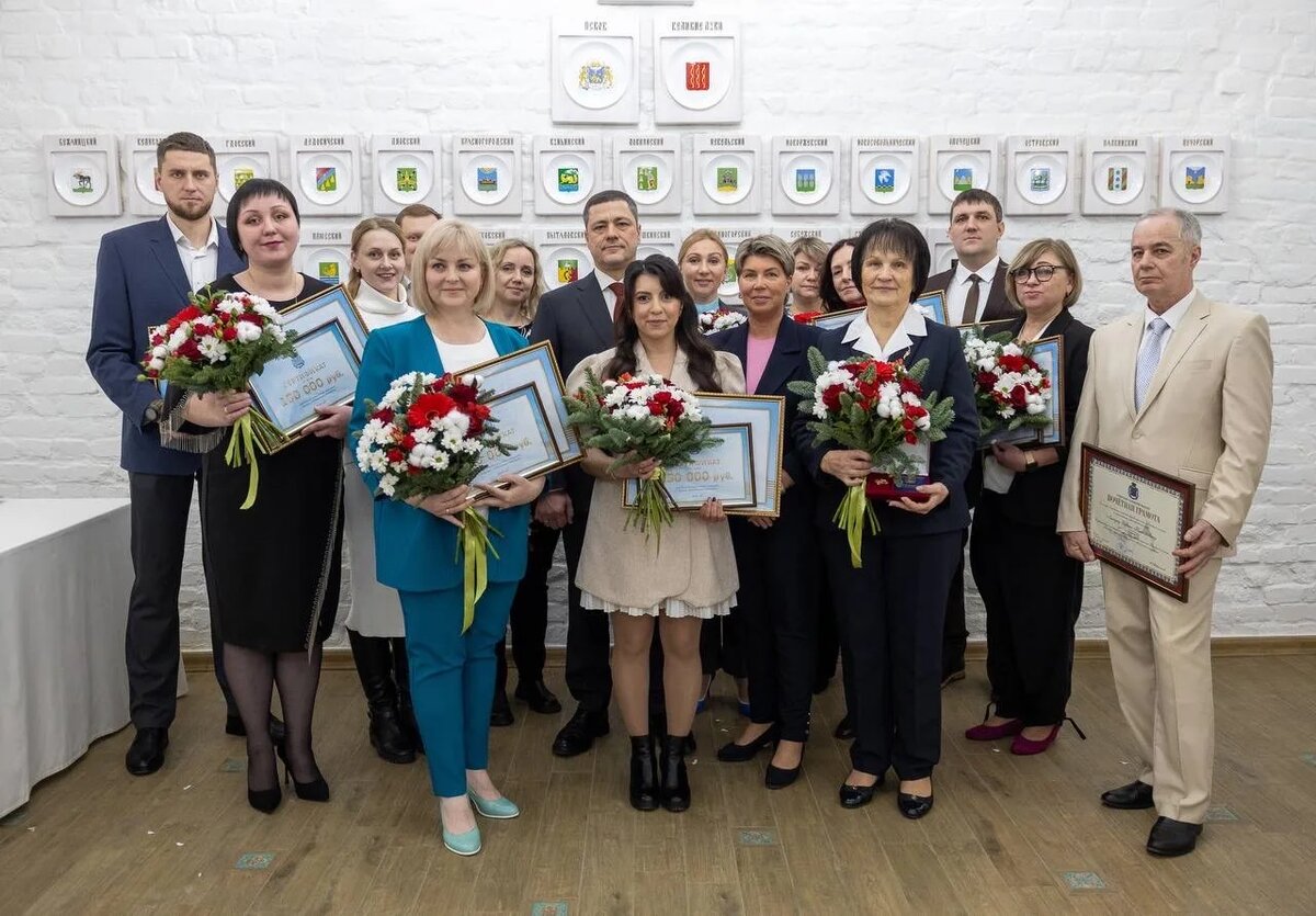 Победители прошлого года. Фото из канала Михаила Ведерникова в мессенджере MAX