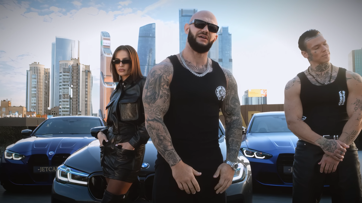    Севиль, Джиган и Niletto. Фото: кадр из клипа «Худи»