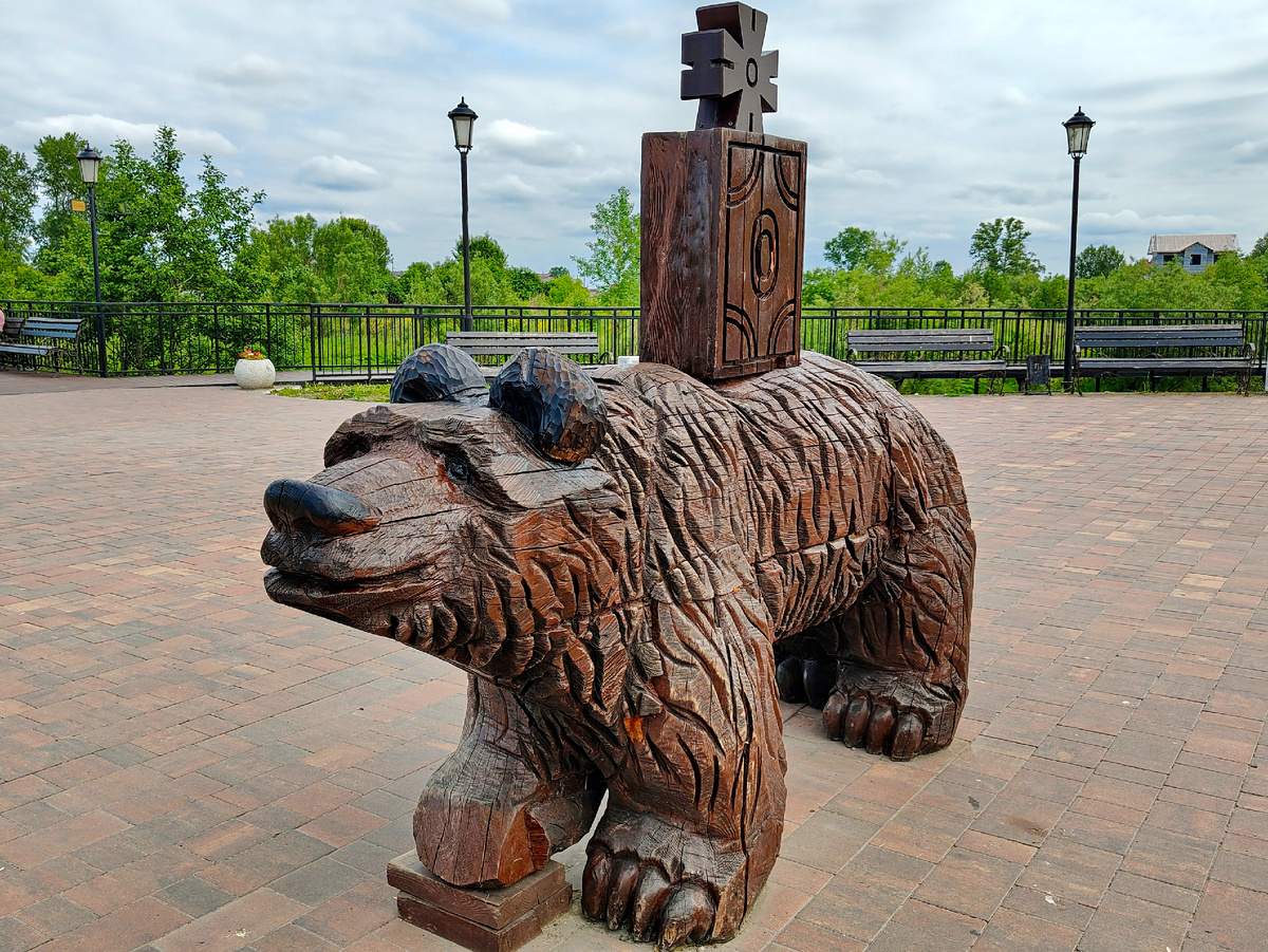 Соликамск, медвель на пешеходном променаде "Соляная верста"