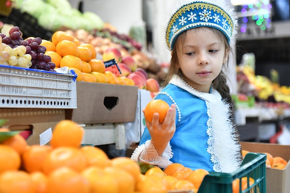    Предновогодняя пора — именно то время, когда мандарины становятся главным символом праздника. Евгения ГУСЕВА