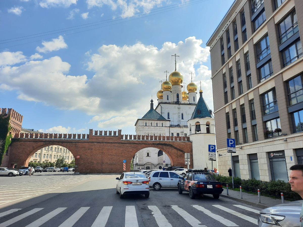 Думаете, это Москва? Нет, летний Санкт-Петербург 2024