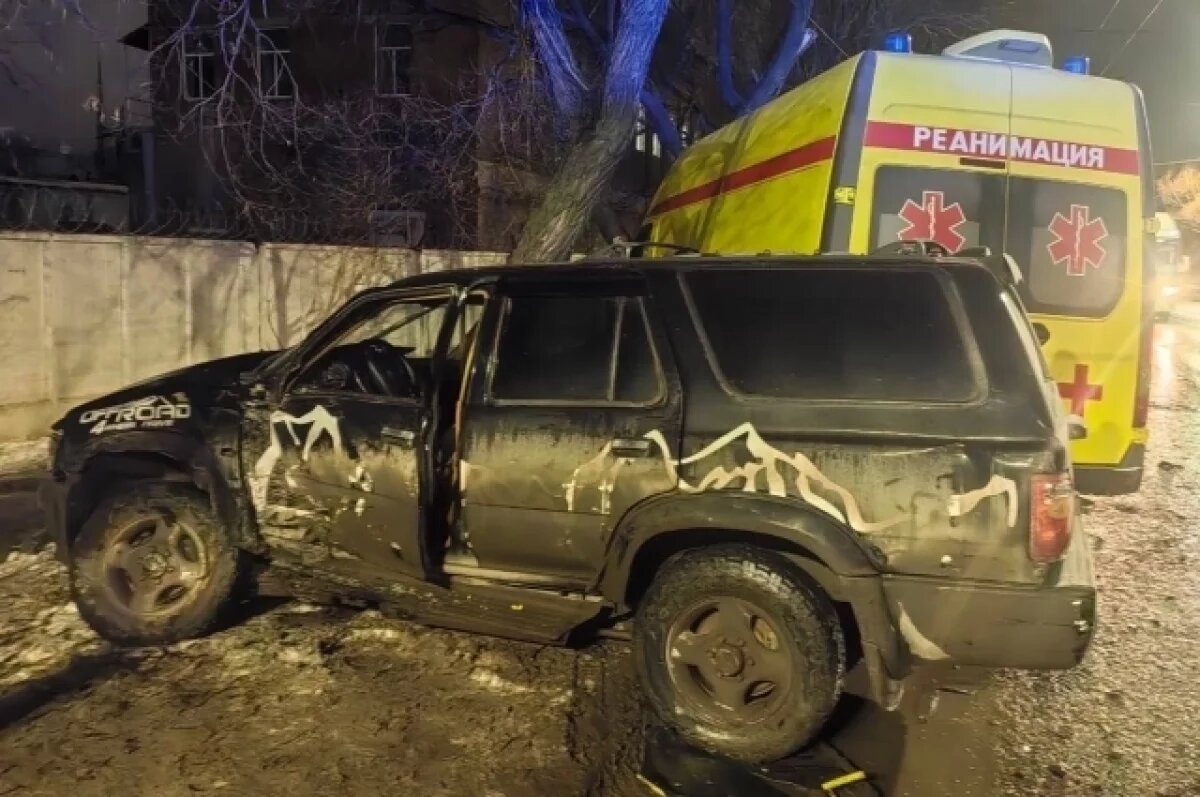    В Омске водитель при развороте врезался в карету скорой помощи