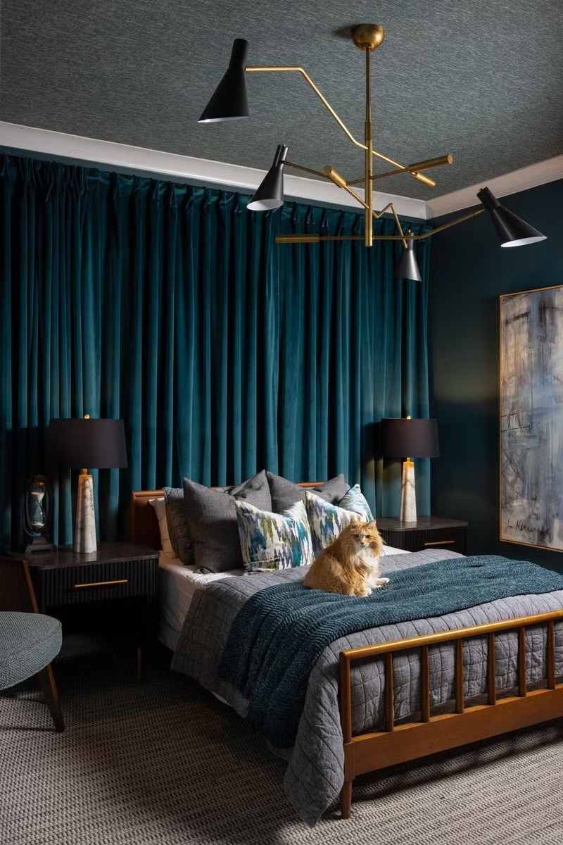 УЮТ СПАЛЕН 2026